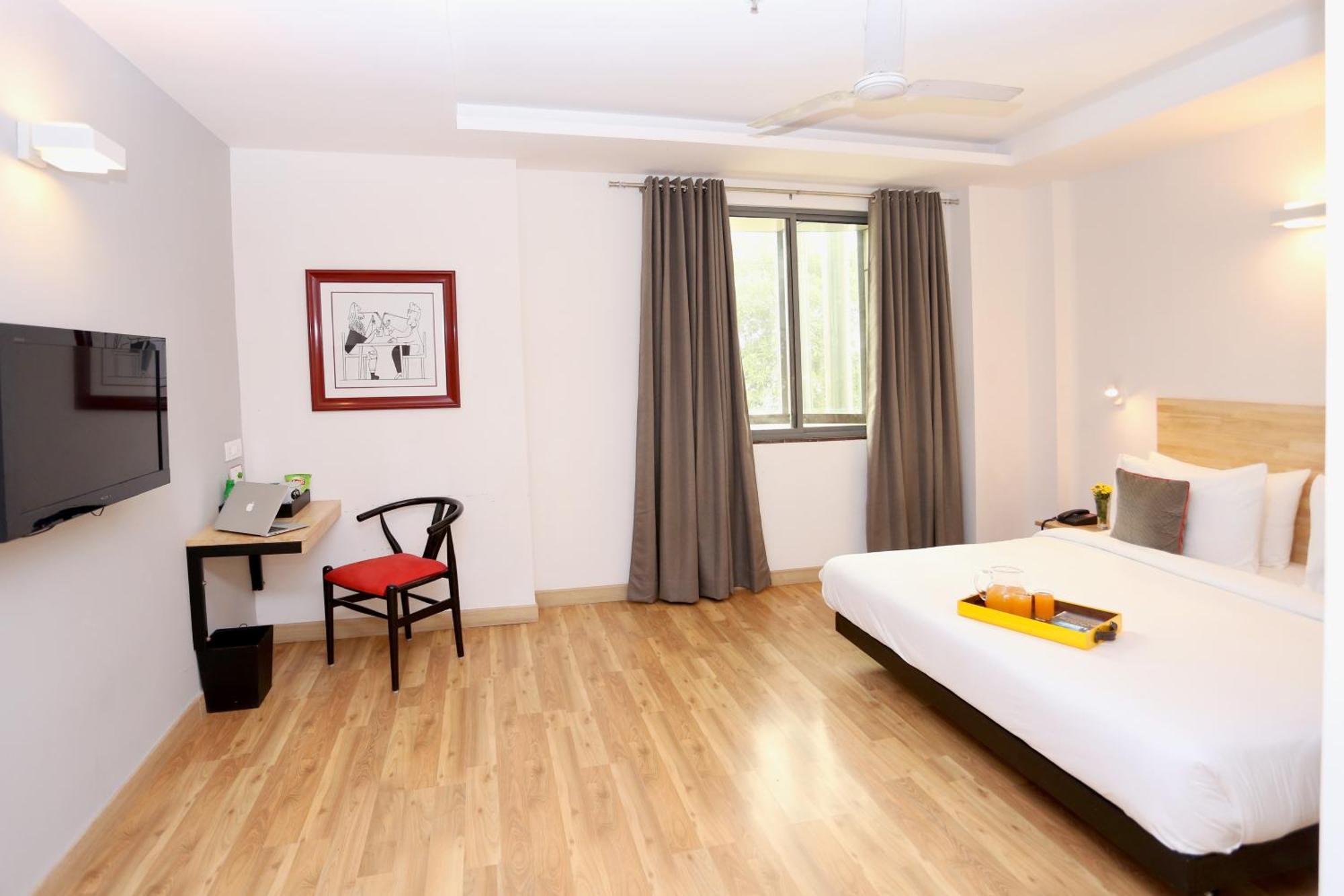 Hotel Oyo Townhouse 012 Kaushambi Metro Ghaziabad Exterior foto